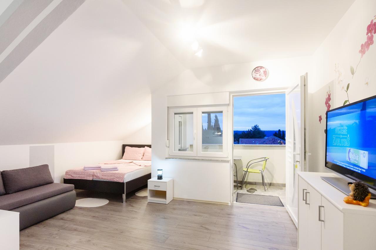 Apartmani Orhideja Gornji Karin Exterior photo